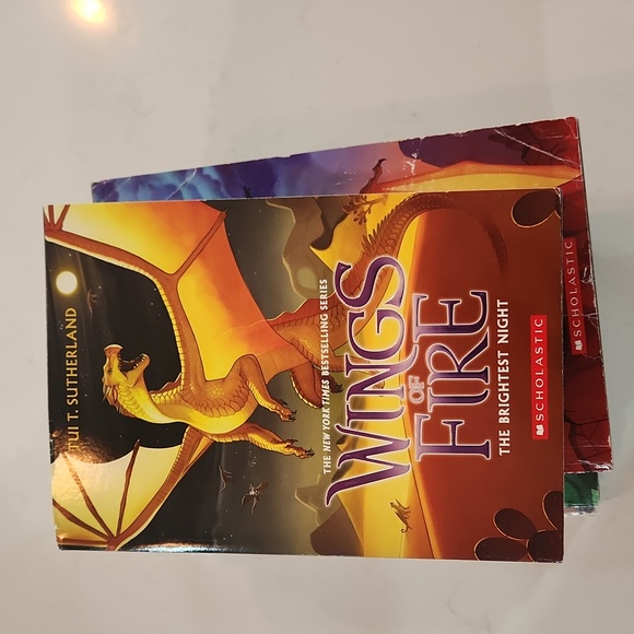 Wings of Fire books 1-5 - Picture 2 of 6